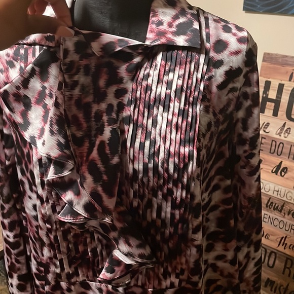 Nice Tuxedo Style Blouse w/Ruffles - Picture 3 of 5